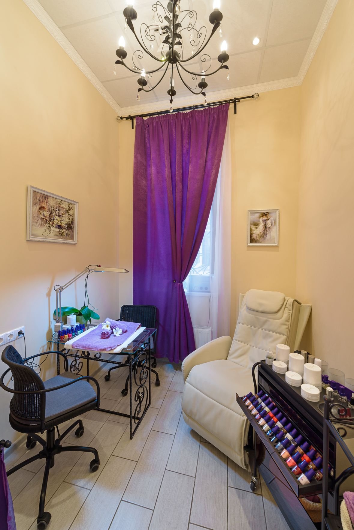 Интерьер салона красоты маникюрный кабинет