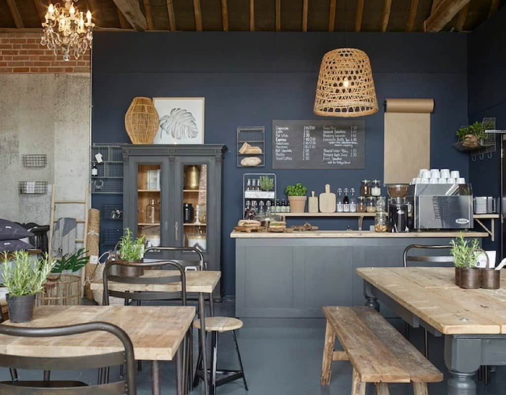 Кофейня в винтажном стиле