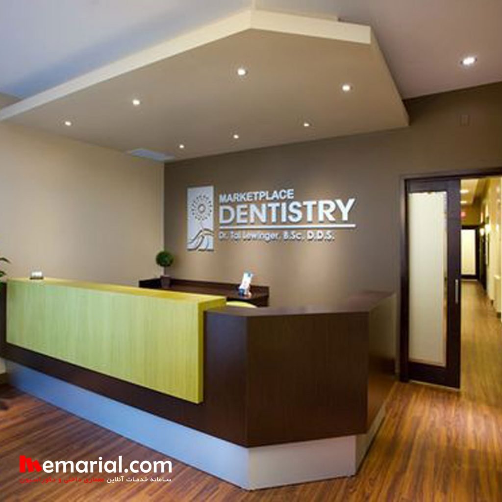 Ресепшен отеля с цветами