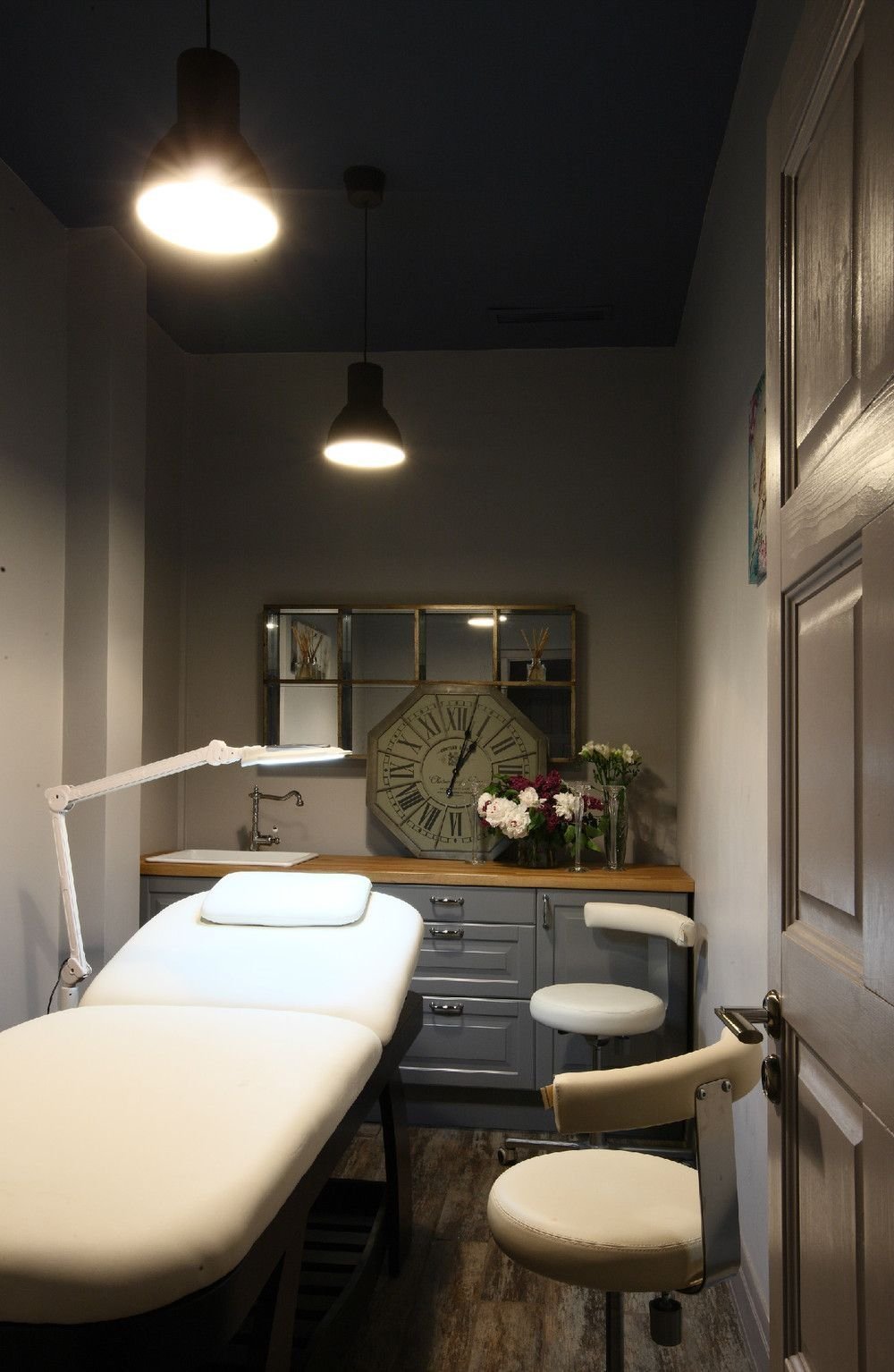 Массажный кабинет в стиле лофт