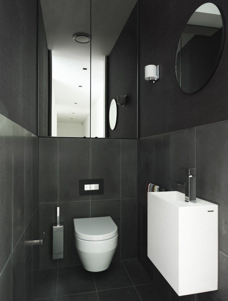 Туалетная комната с умывальником