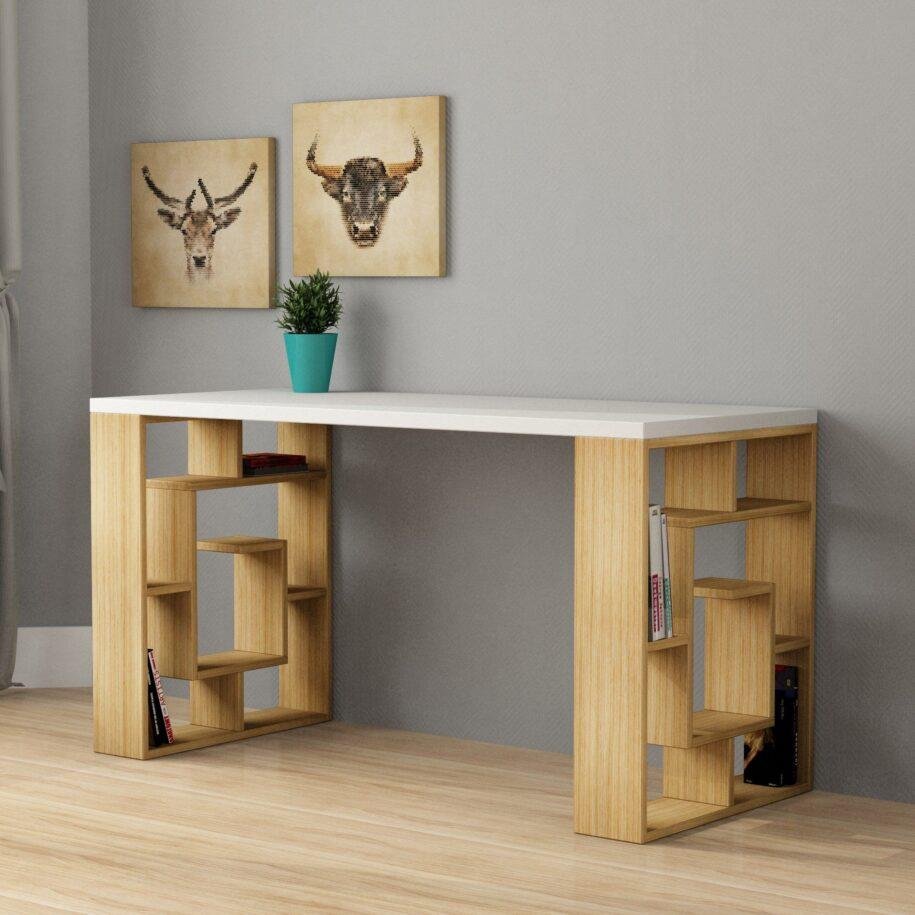 Компьютерный стол из дерева