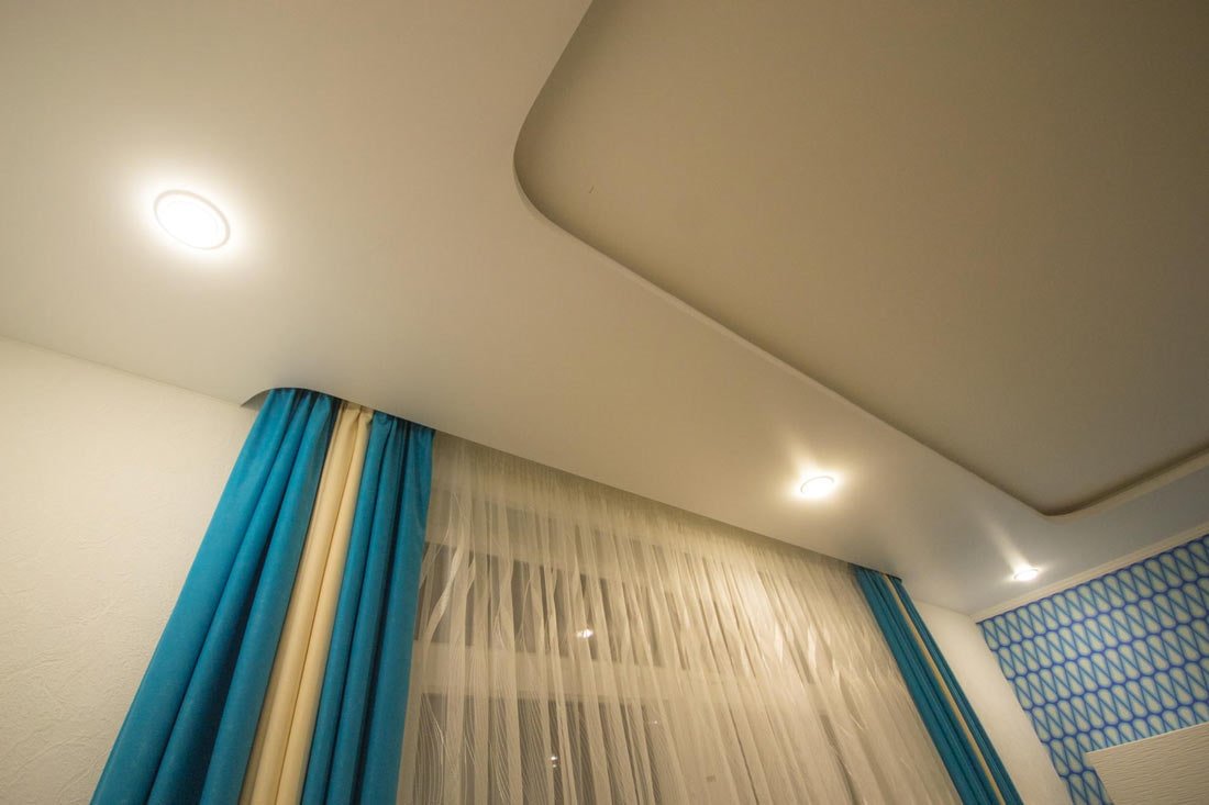 Шторы под натяжной потолок