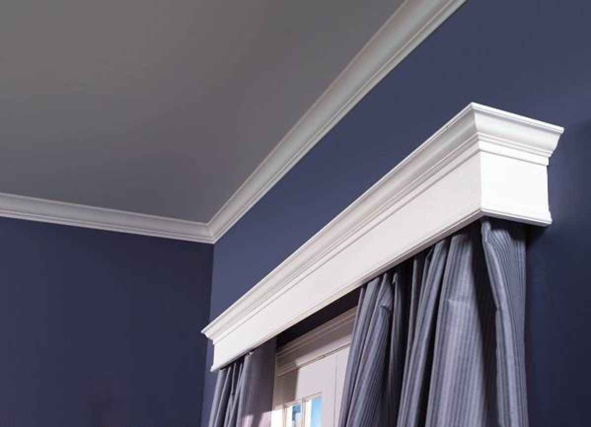 Скрытый потолочный карниз для штор