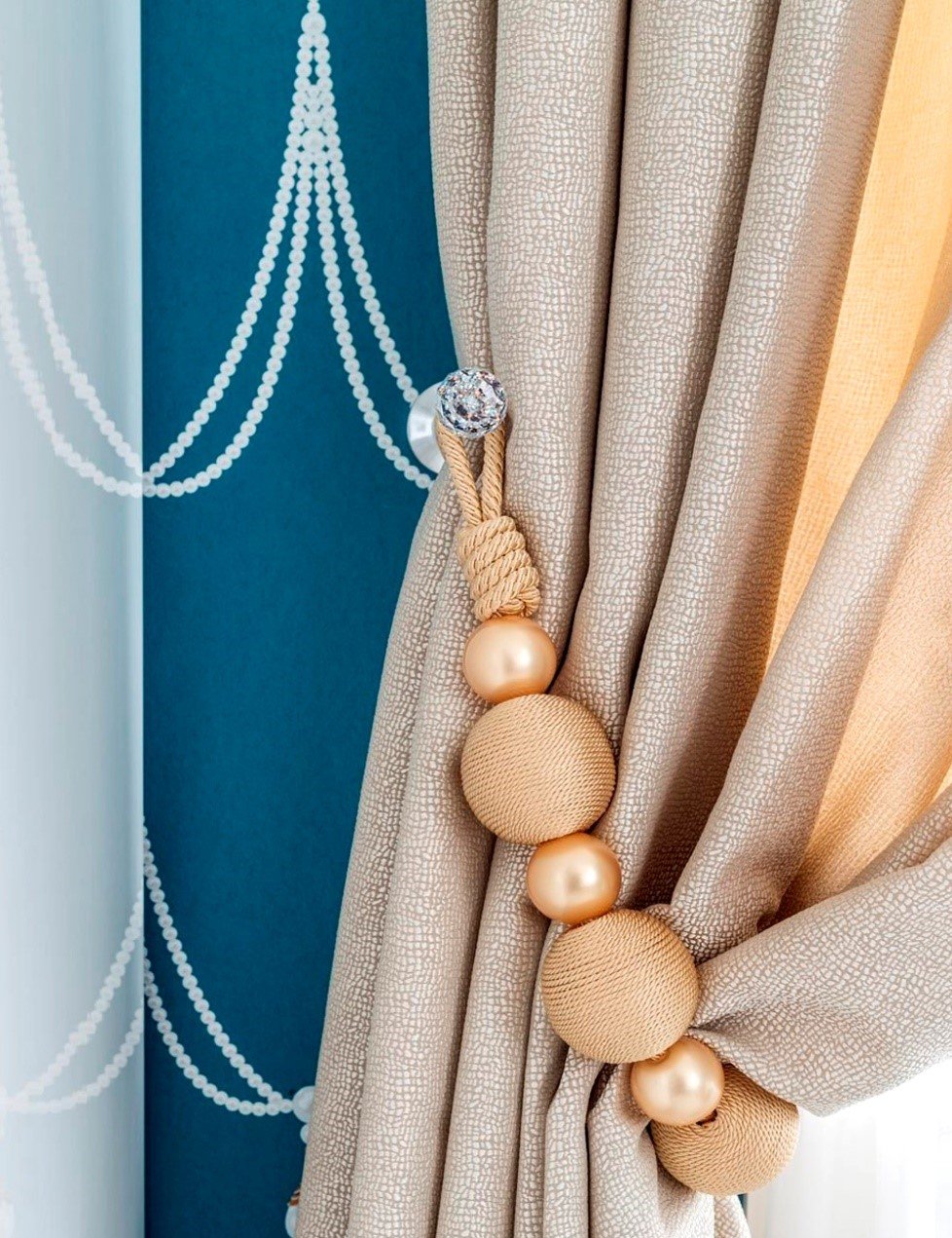 Портьера с подхватом