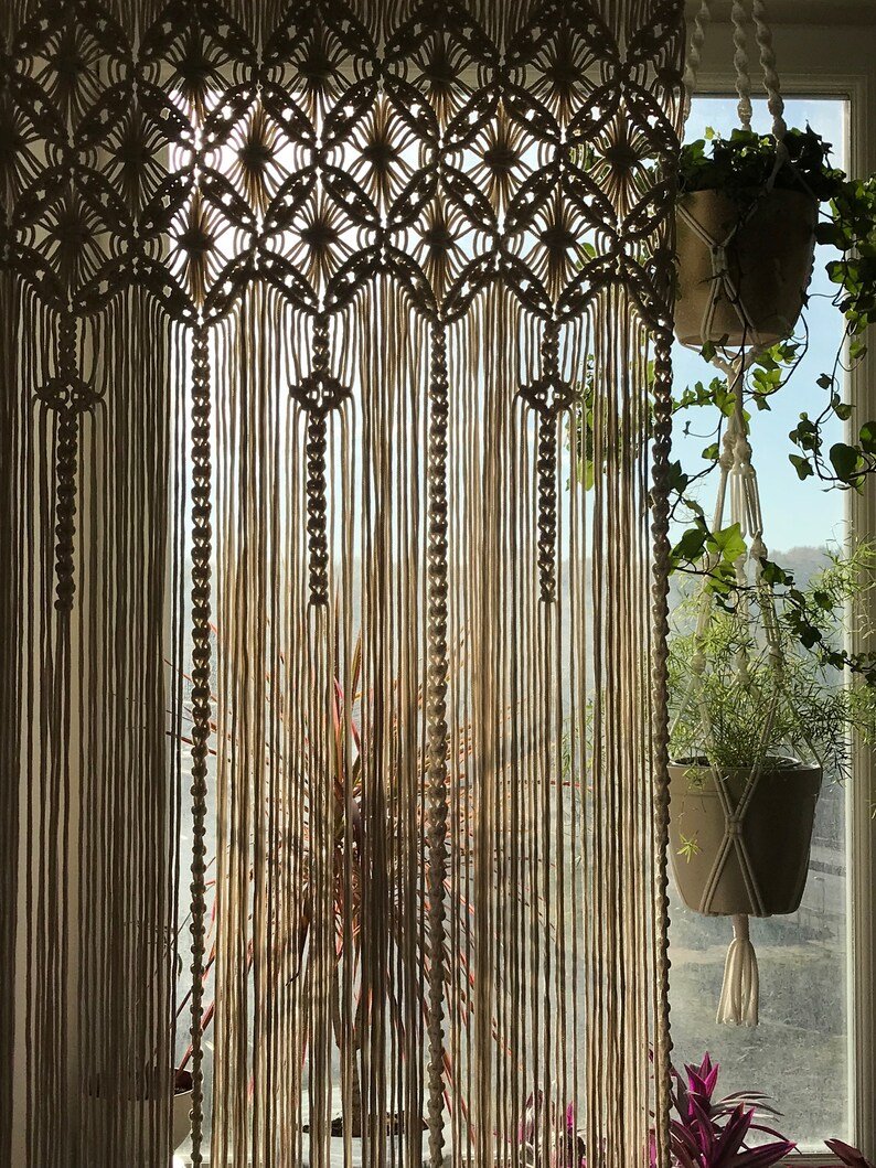 Плетеные шторы на дверь