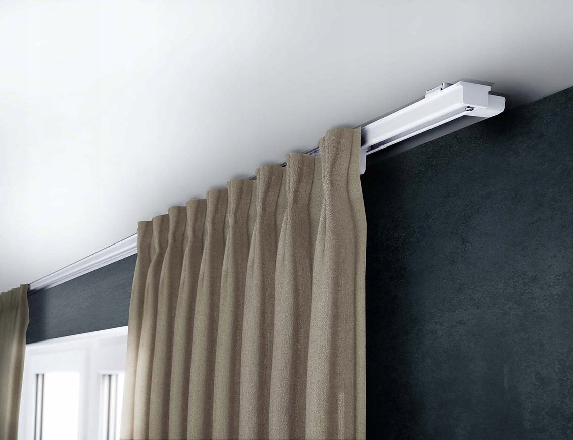 Наклонный карниз для штор