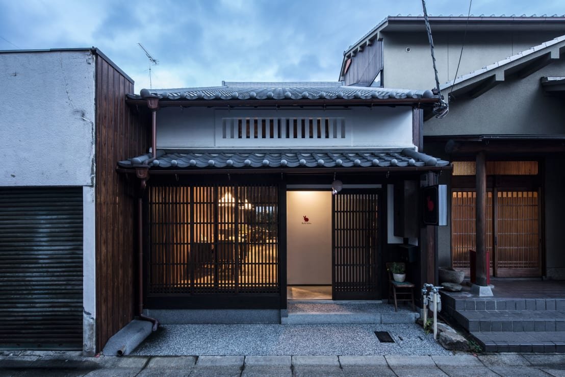 Японские кафе в Японии фасад