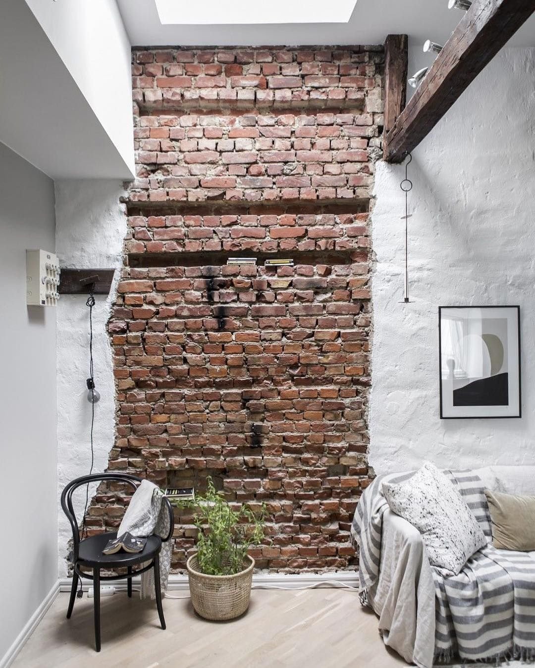 Кирпич и штукатурка в интерьере