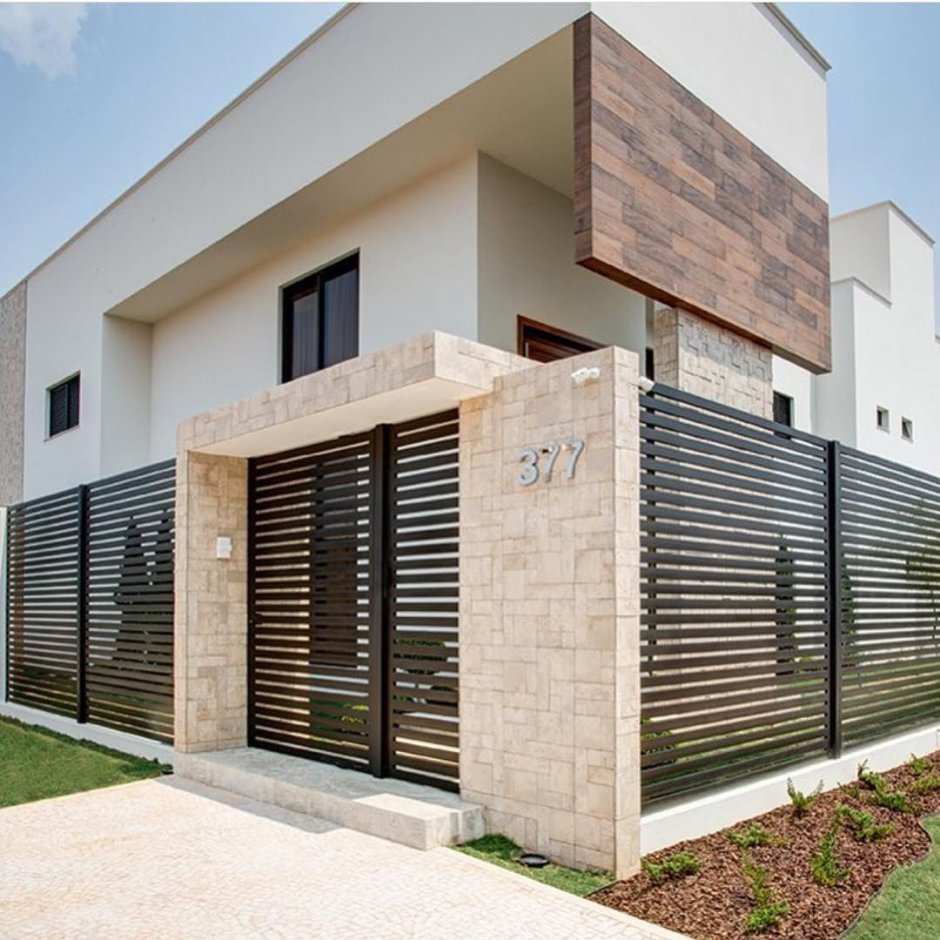 Современный забор для дома