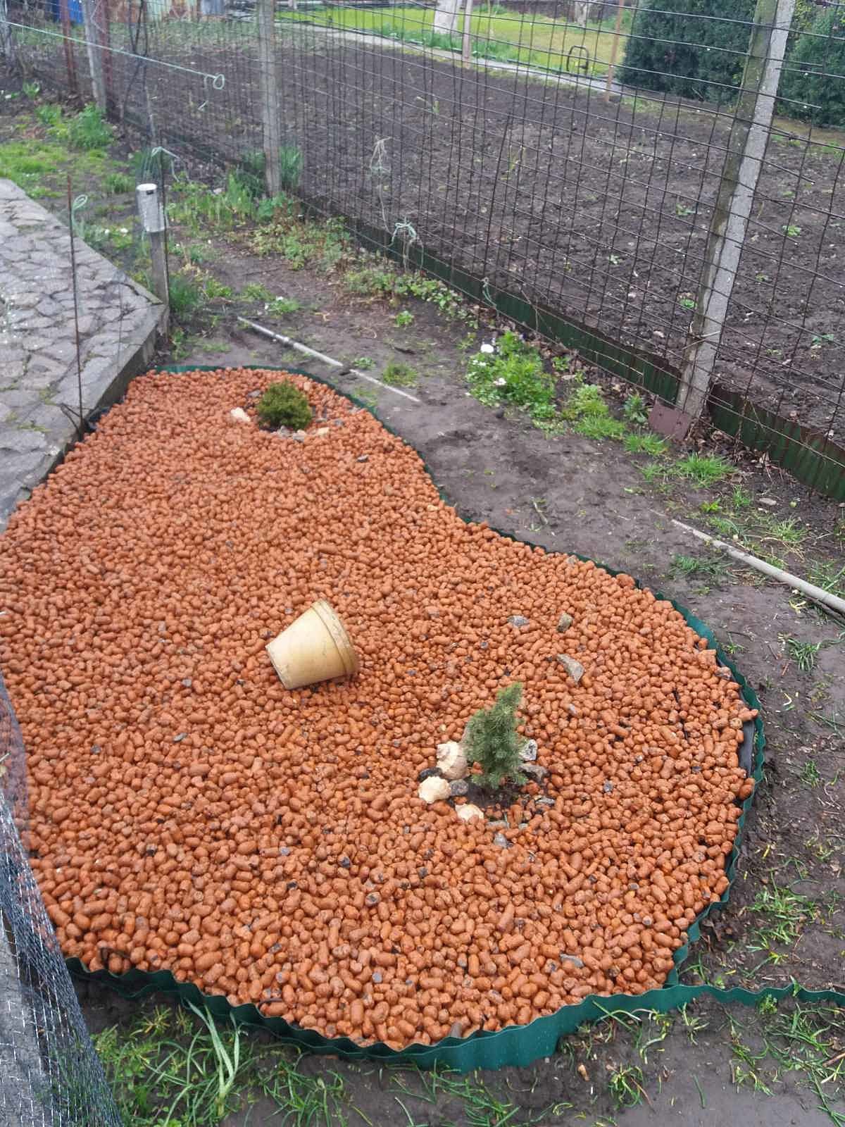 Керамзит для мульчирования клумбы