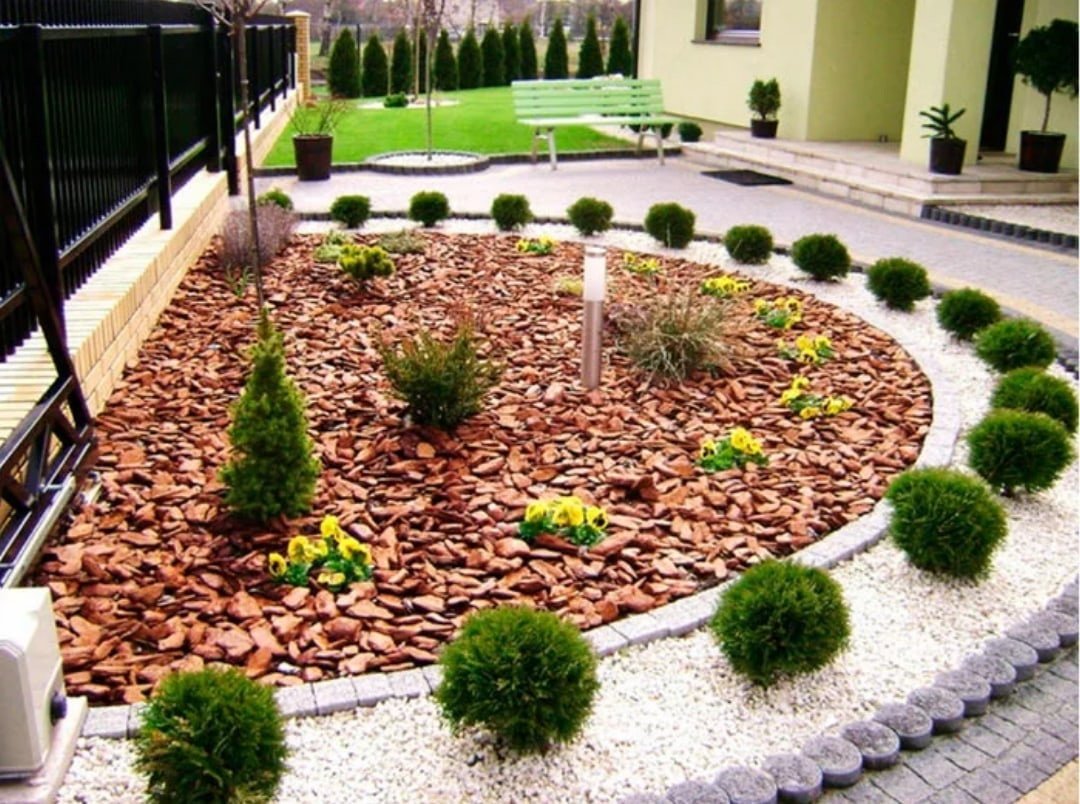 Мульчирование сосновой щепой