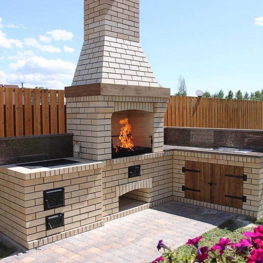 Барбекю из кирпича