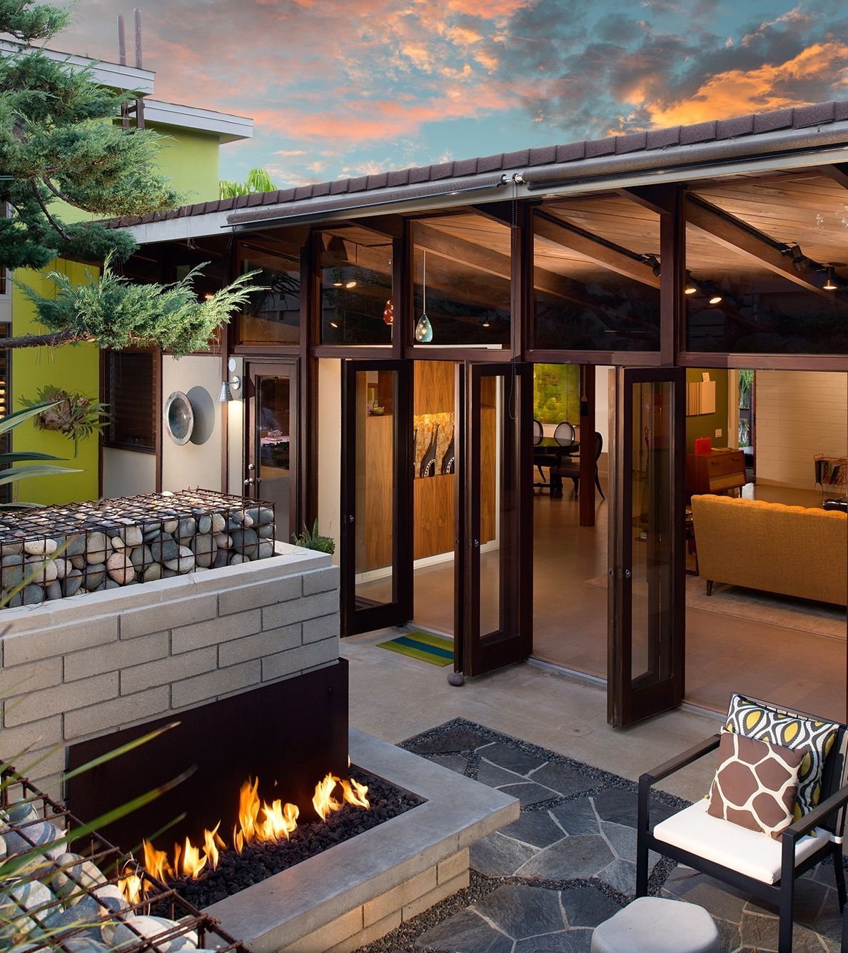 Веранда патио с мангалом