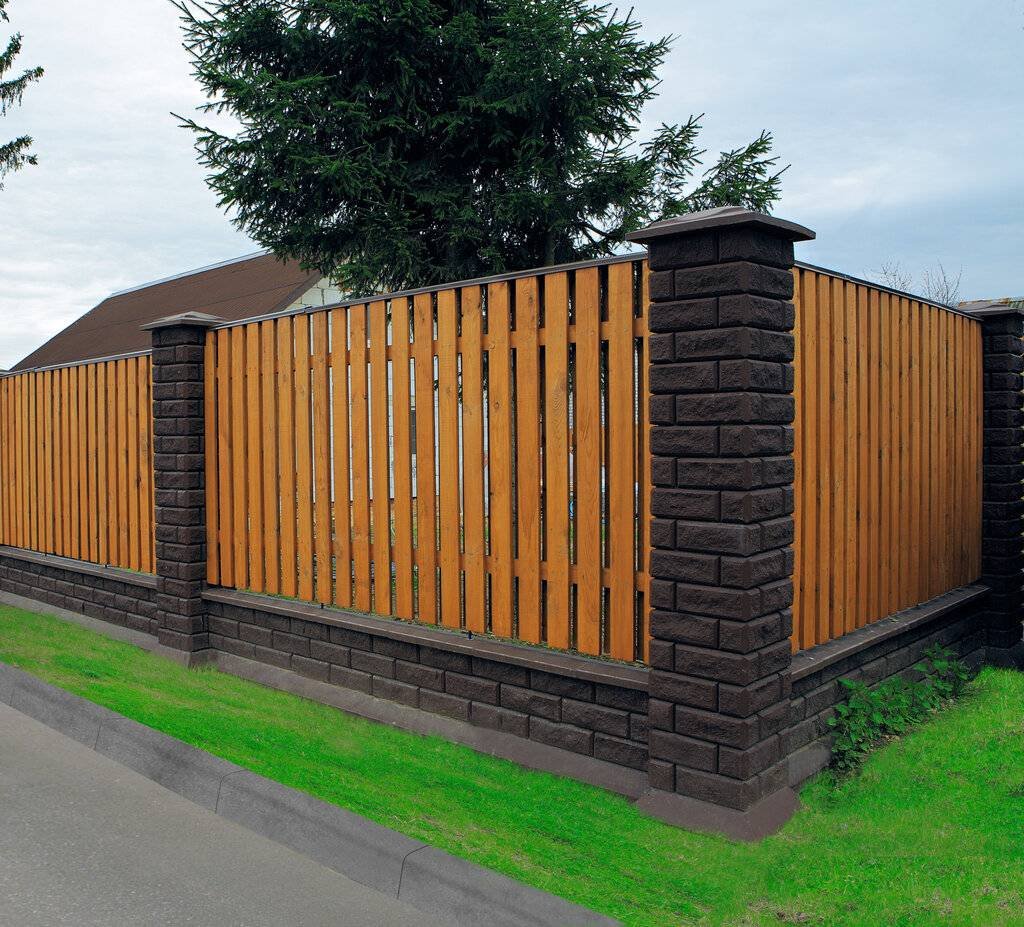 Стильный деревянный забор