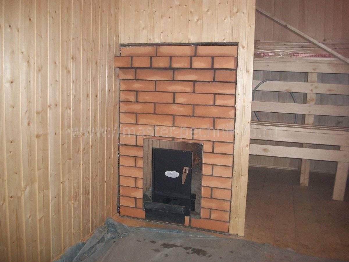 Печь Ангара 4 с топкой из предбанника