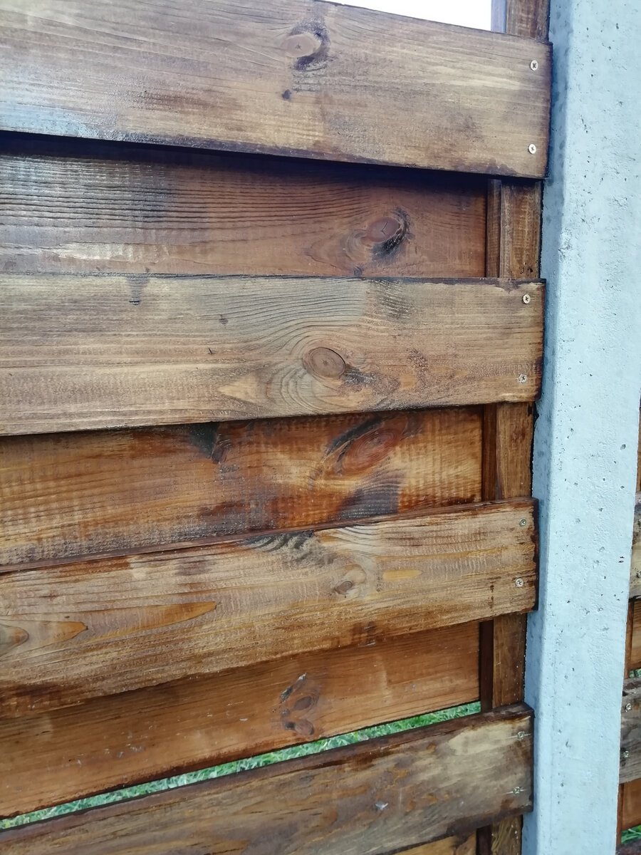 Забор из обожженной доски