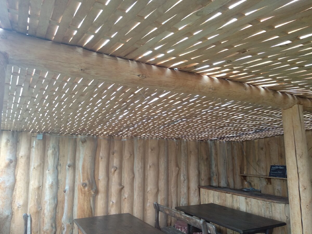 Потолок беседки из горбыля