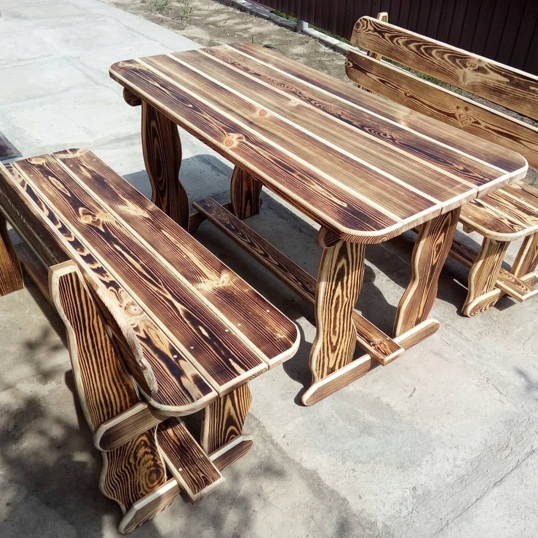 Стол деревянный обожженный