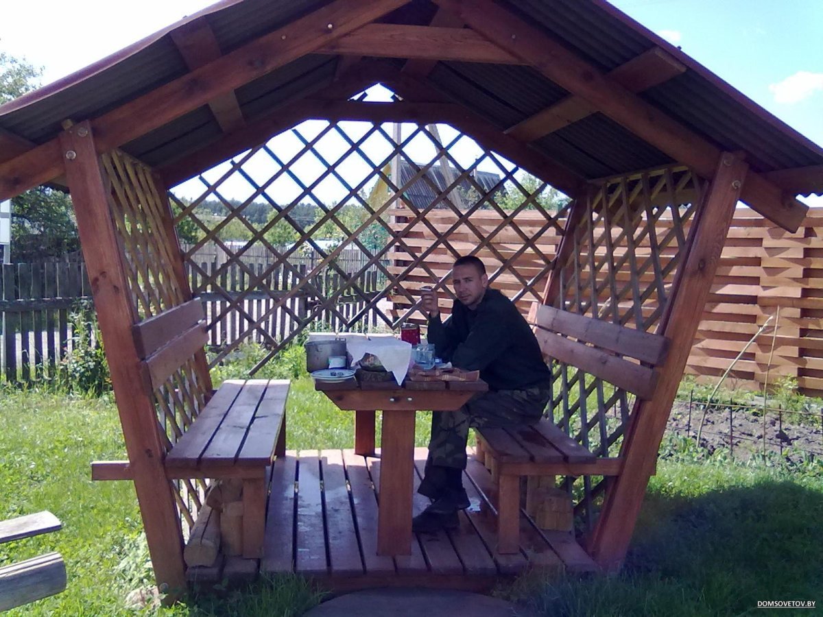 Ондулин на крыше беседки