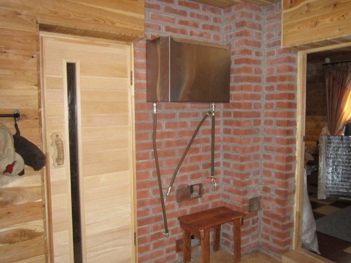 Кирпичная перегородка в бане