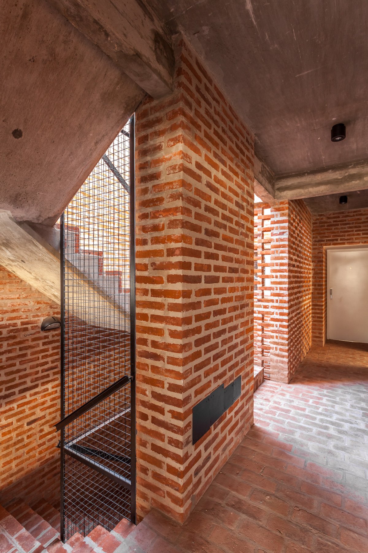 Облицовочный кирпич внутри помещения