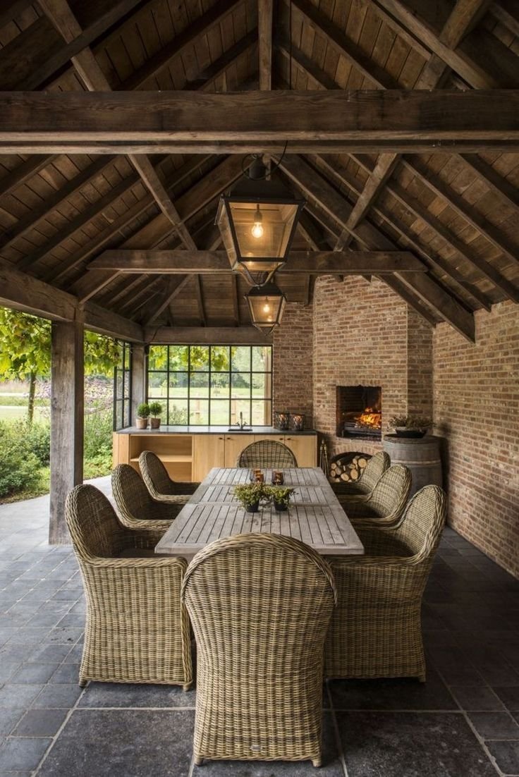 Летняя беседка с камином