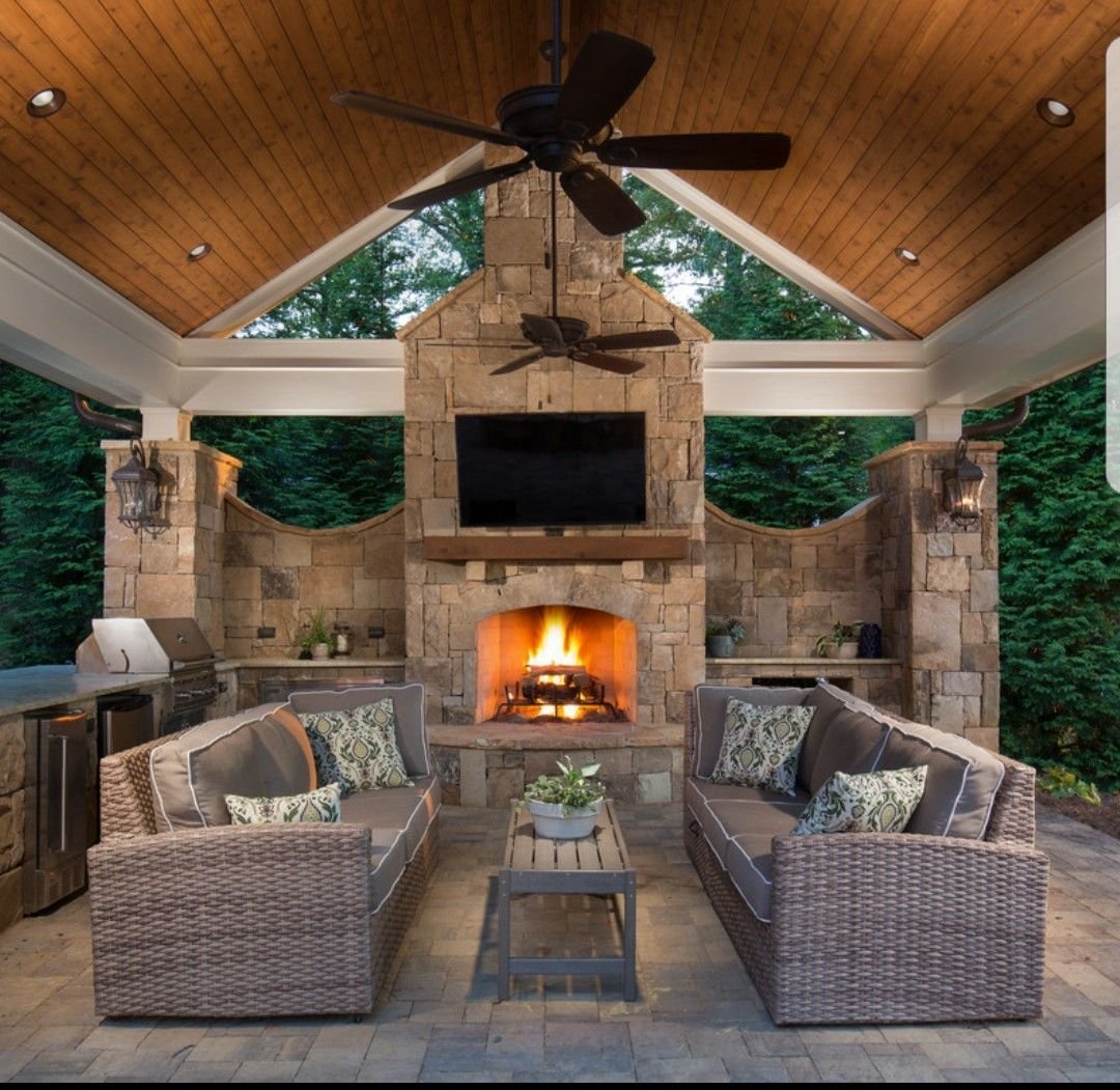 Крытая беседка с камином