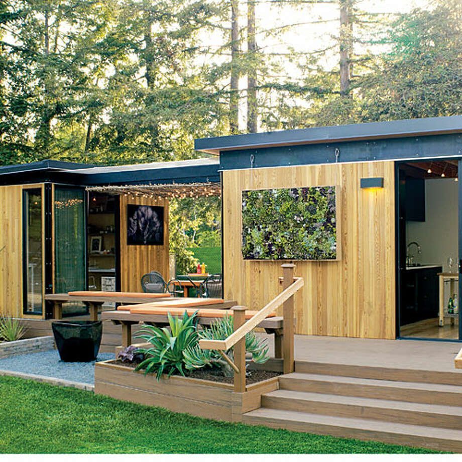 Тини Хаус с террасой