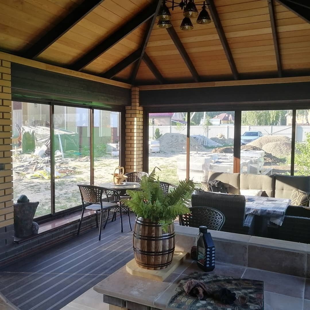 Беседка с панорамными окнами