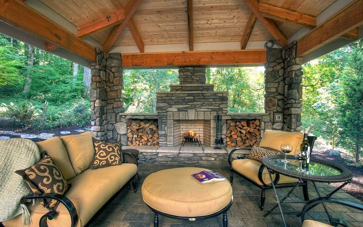 Зимняя беседка с камином