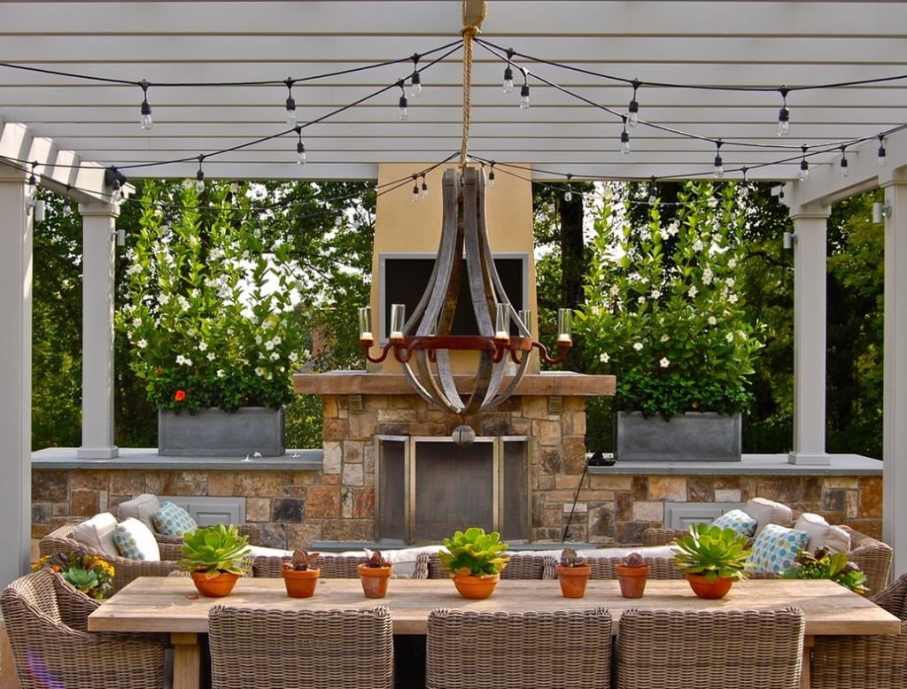 Освещение в беседке на даче