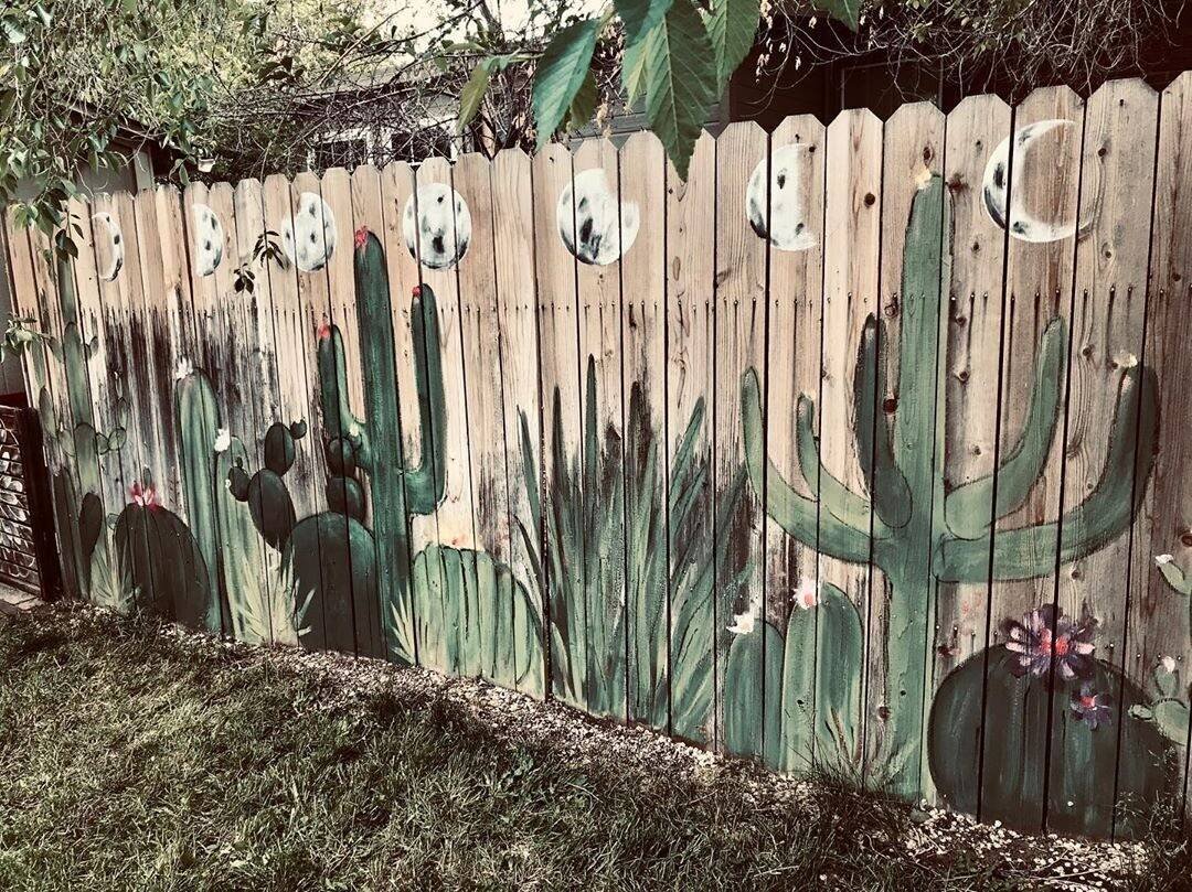 Разрисованные деревянные заборы