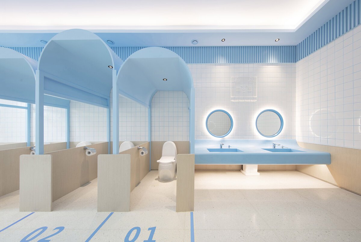 Туалет в бассейне