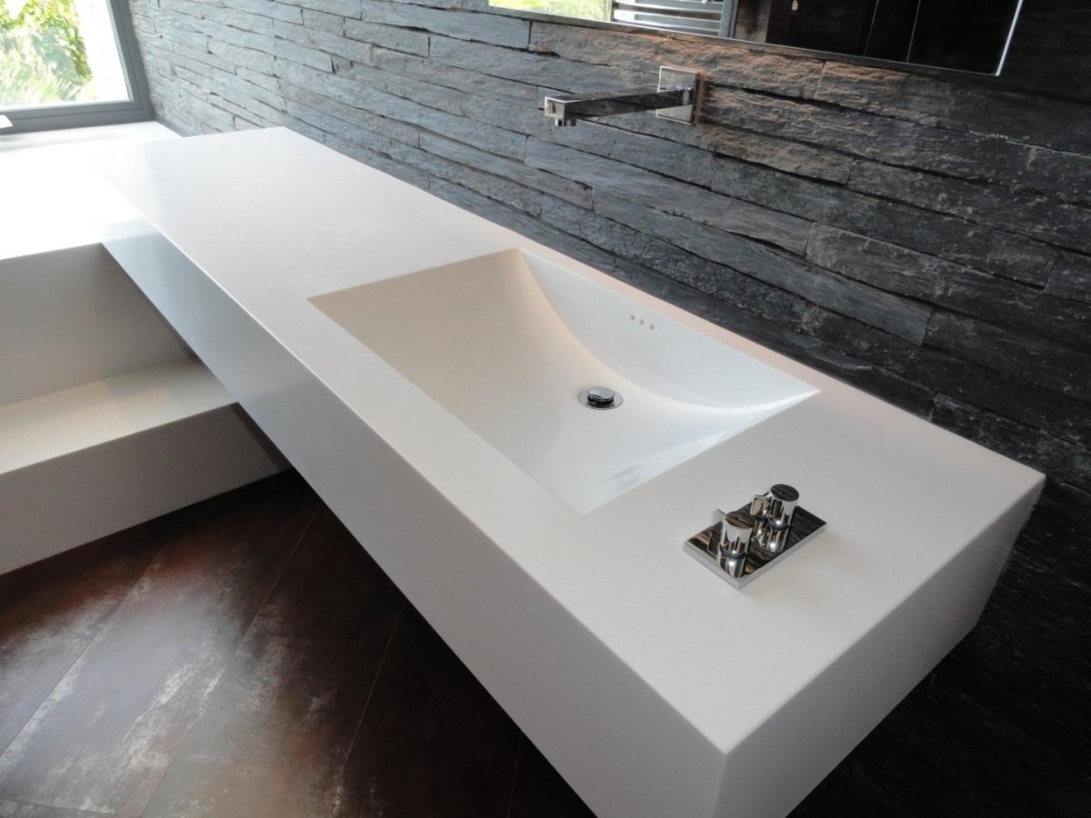 Умывальник из искусственного камня corian