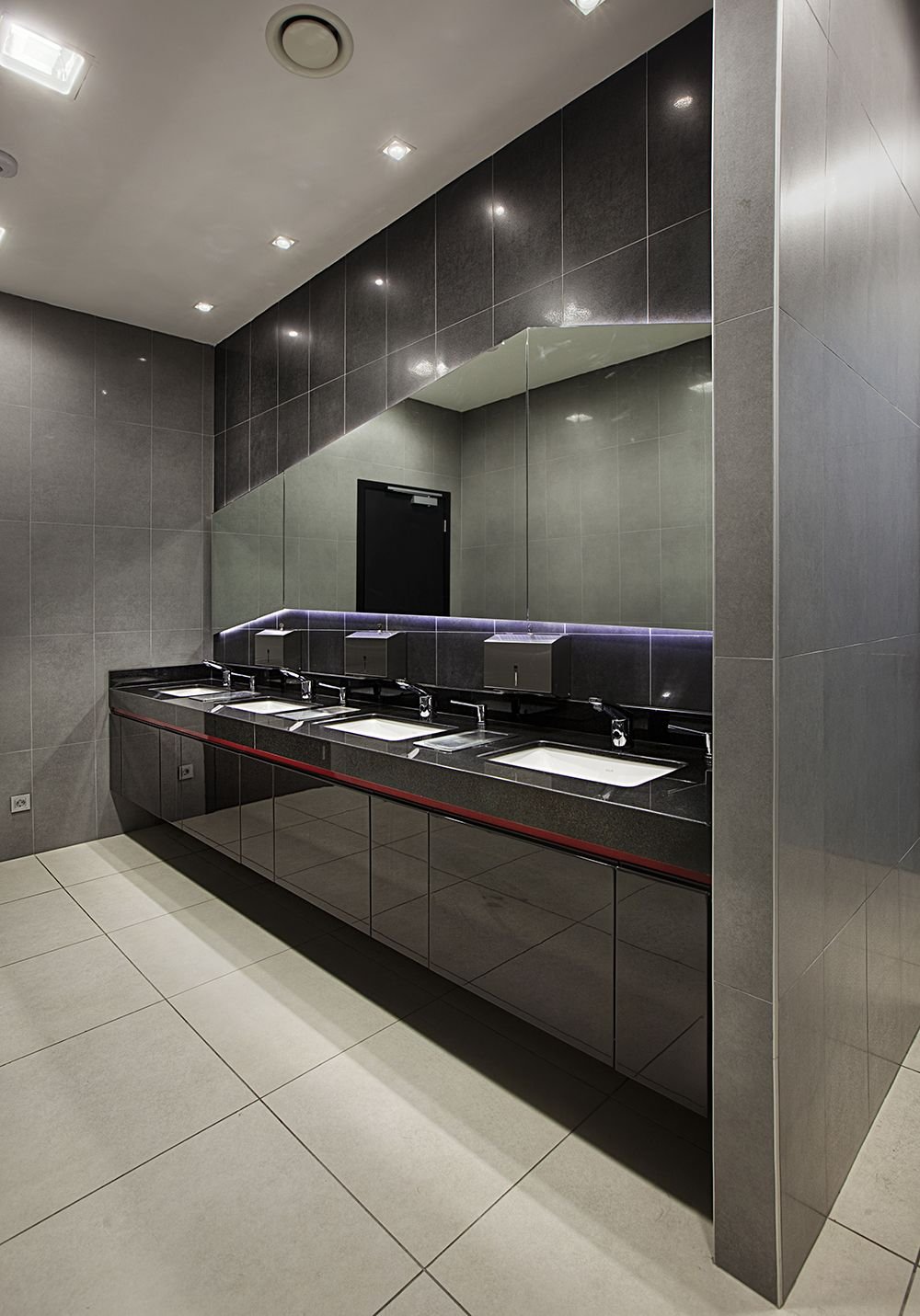 Дизайн туалета в офисе