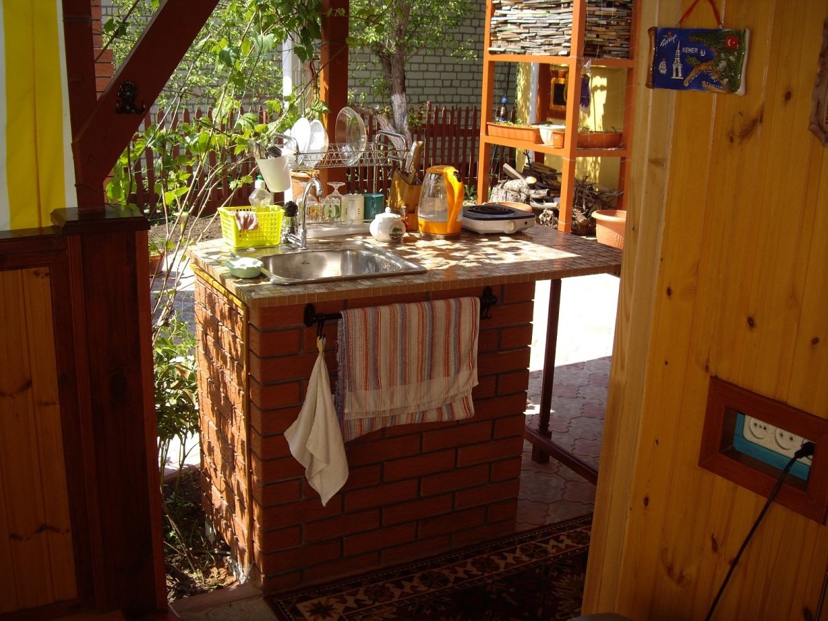 Мини летняя кухня на даче