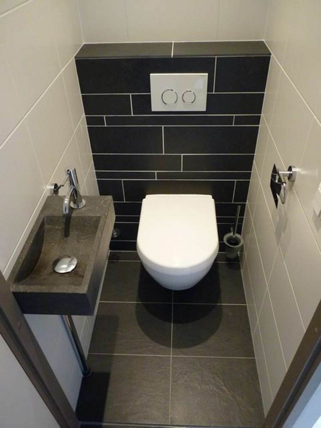 Туалет с маленькой раковиной