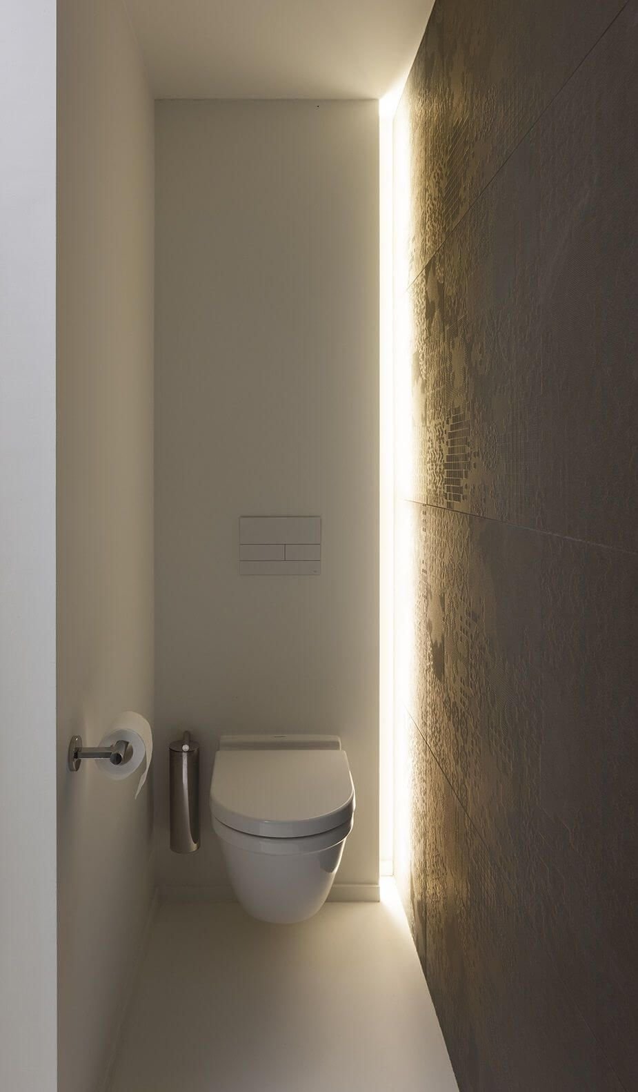 Подсветка инсталляции в туалете