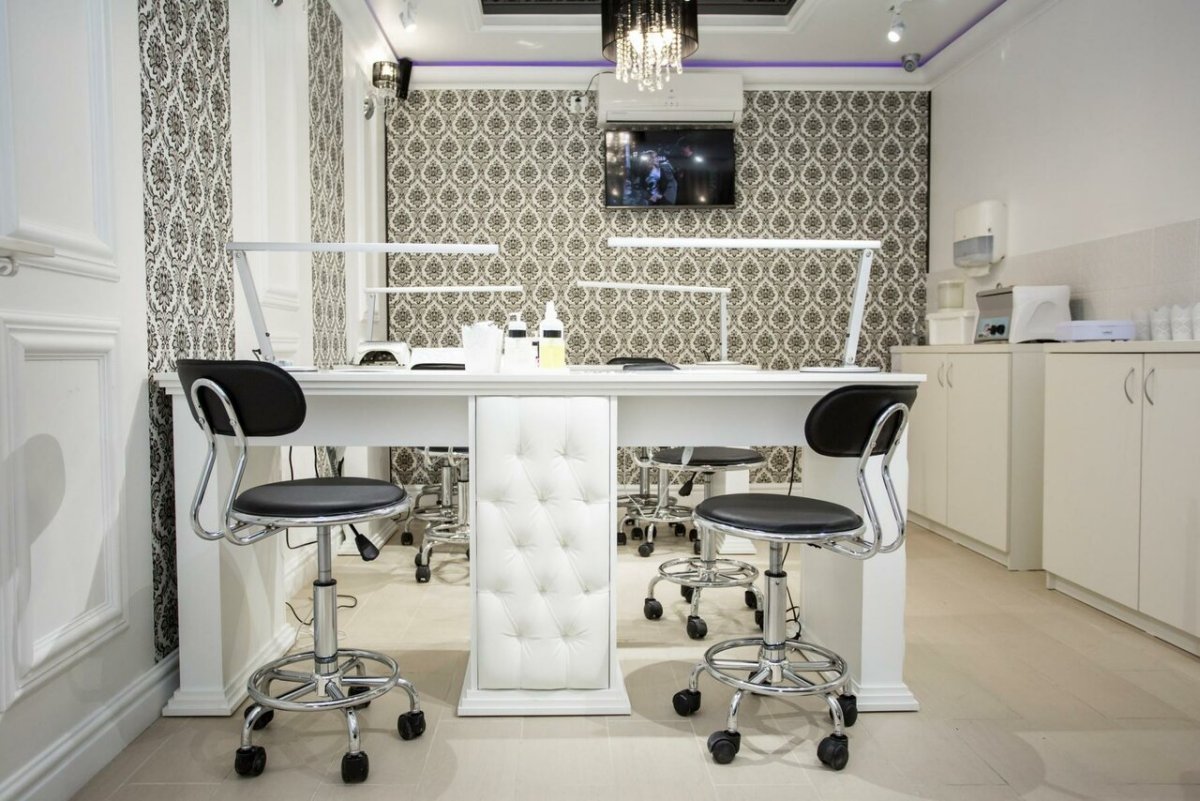 Интерьер маникюрного салона