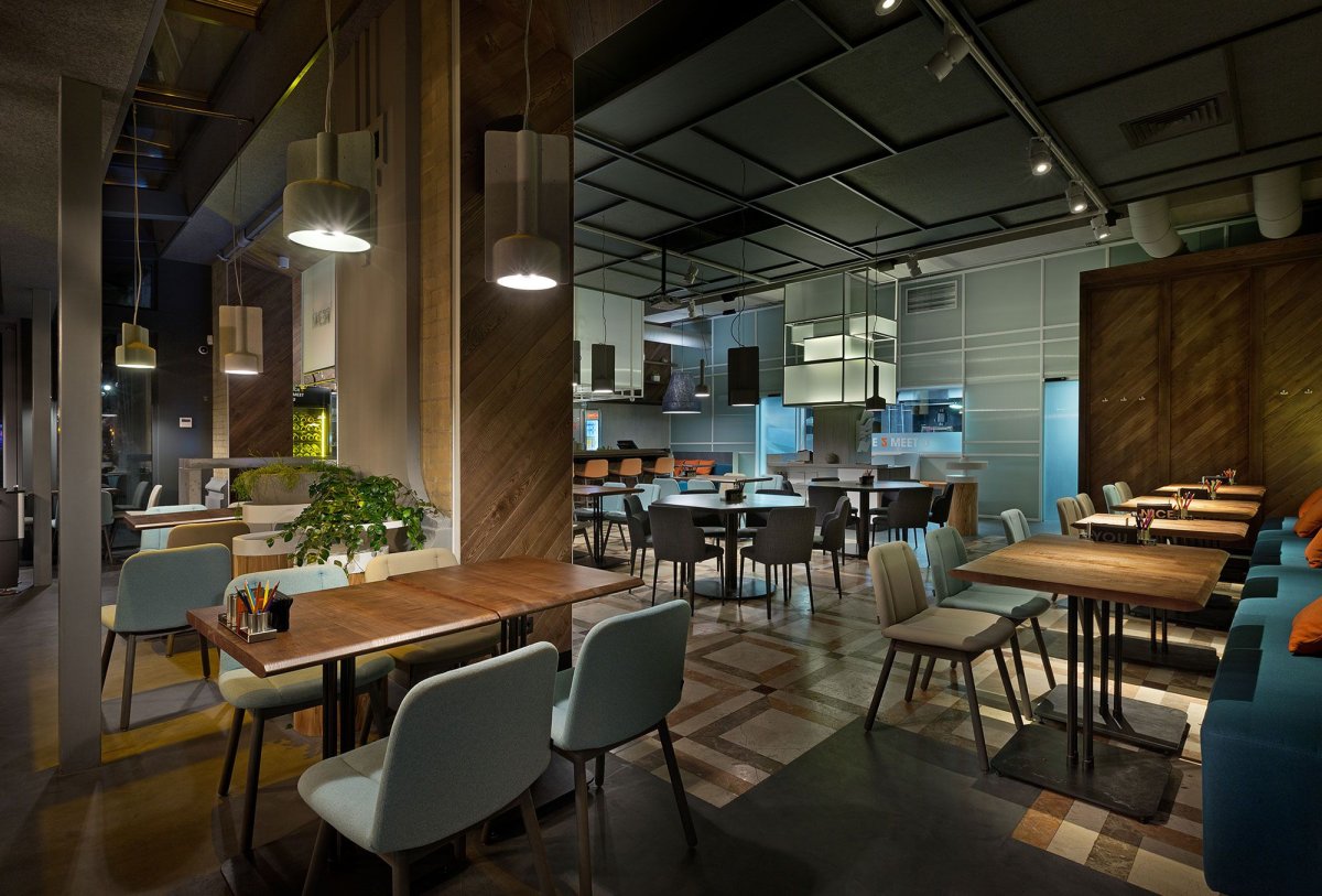 Интерьер современного бара ресторана