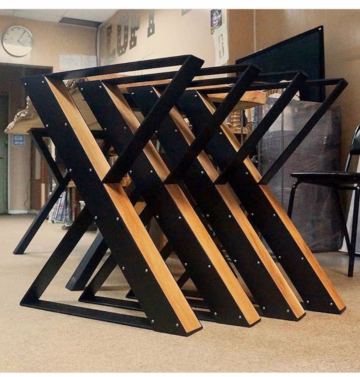 Необычные подстолья для столов