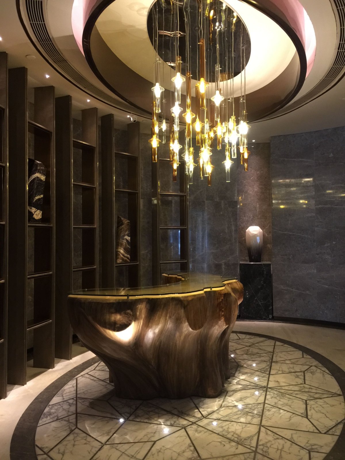 Интерьер зона ресепшн в отеле