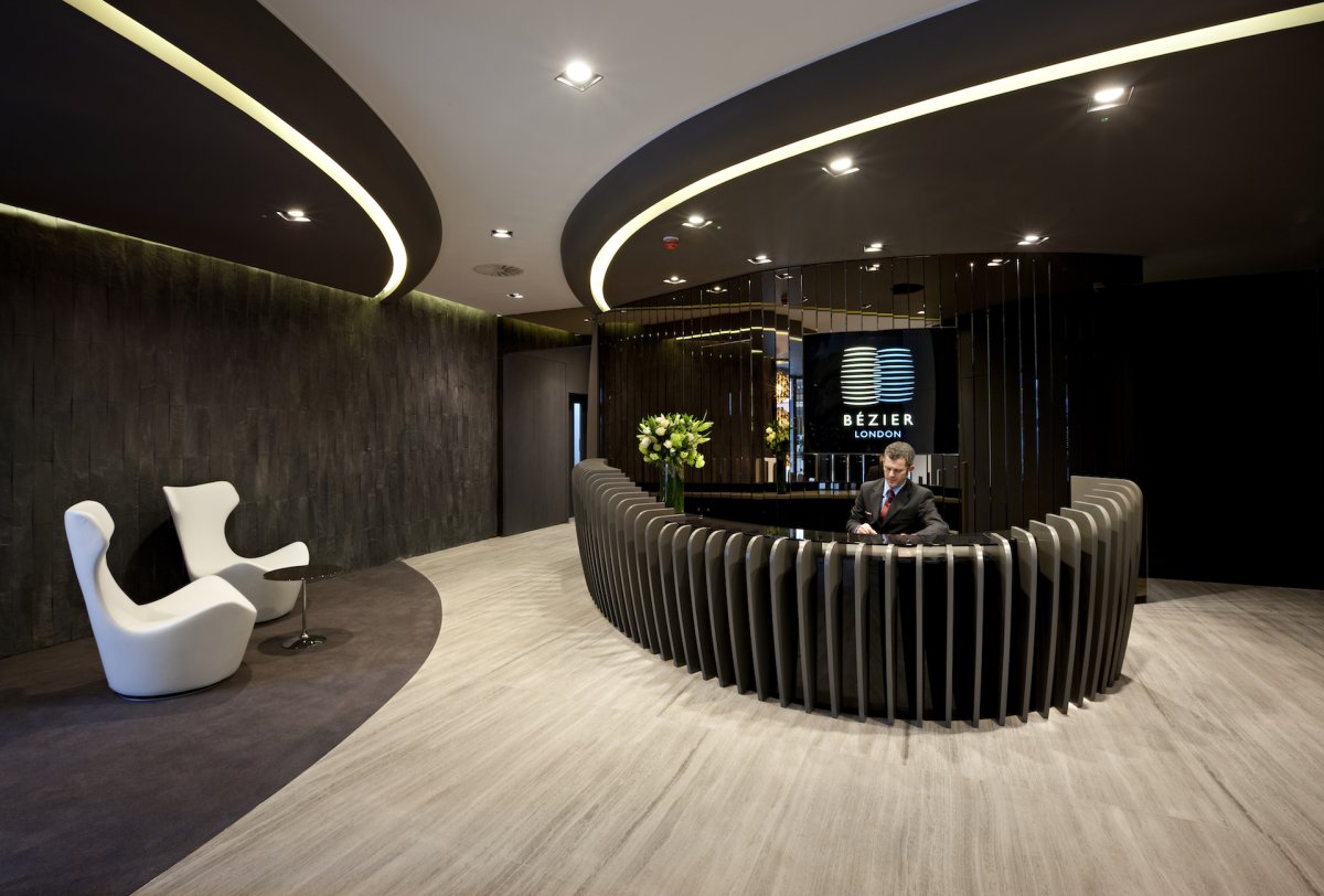 Необычный ресепшен