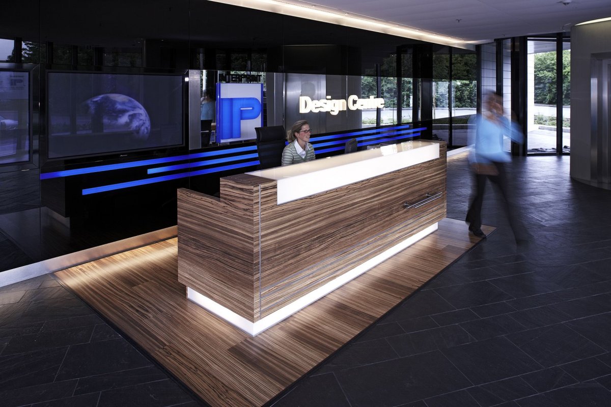 Необычный ресепшен