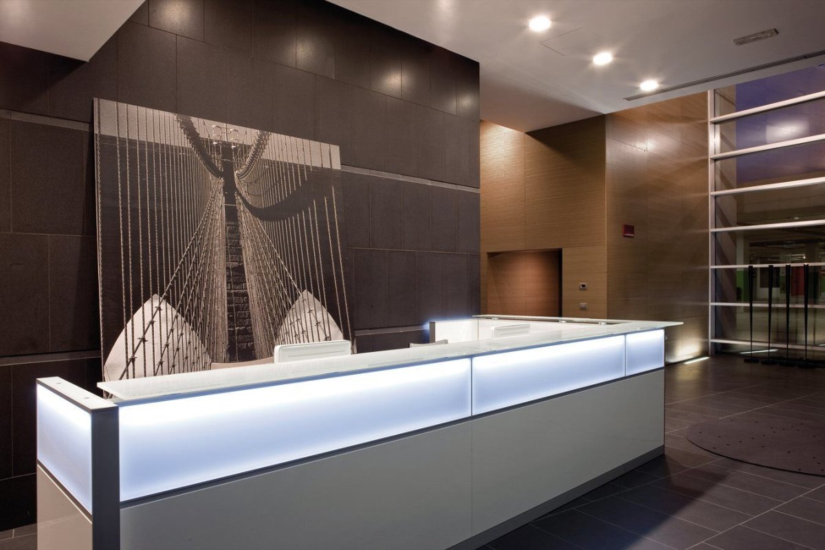 Стеклянный ресепшн