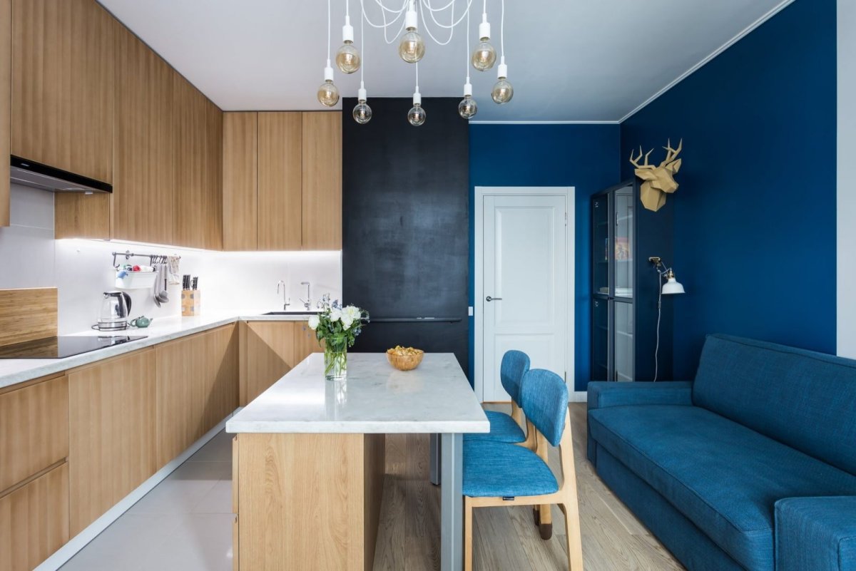 Синие стены в интерьере кухни