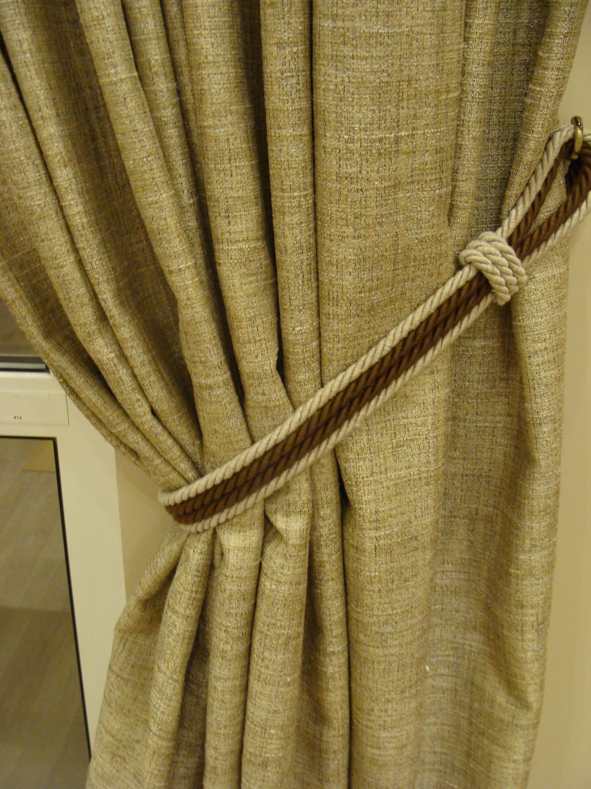 Подхваты для штор из ткани