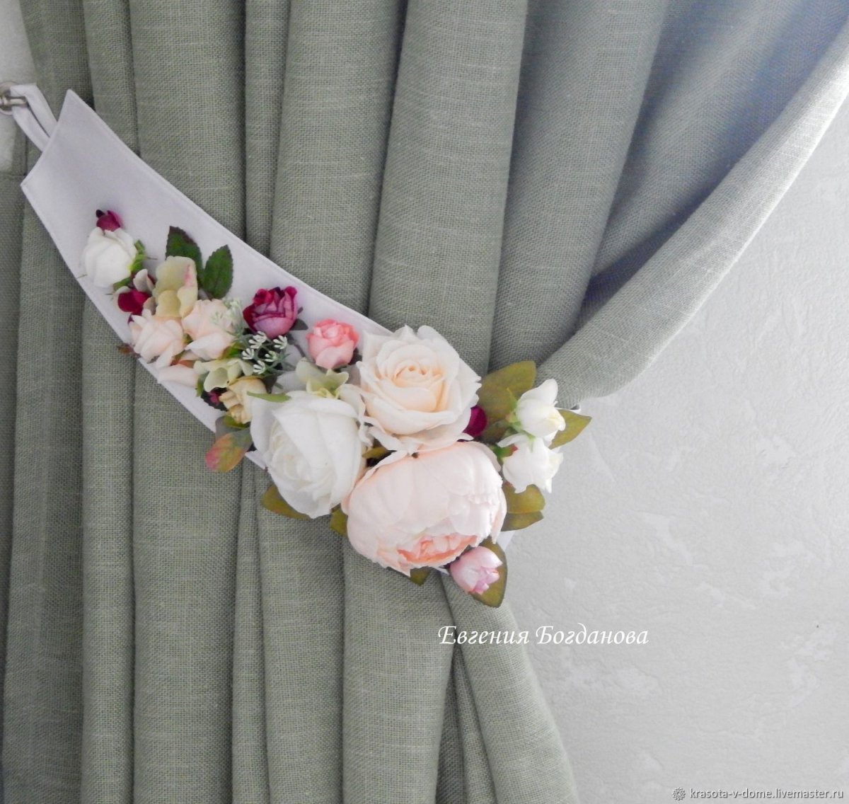 Подхваты для штор с цветами