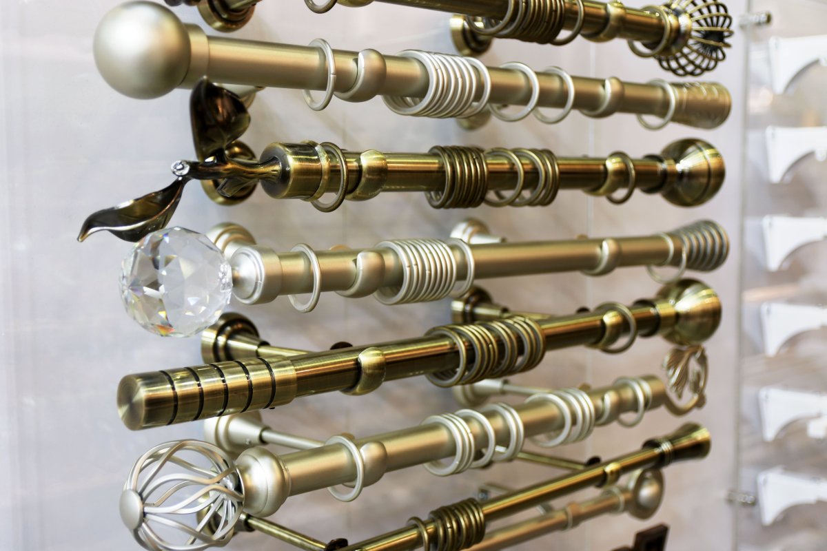 Карниз с шариками